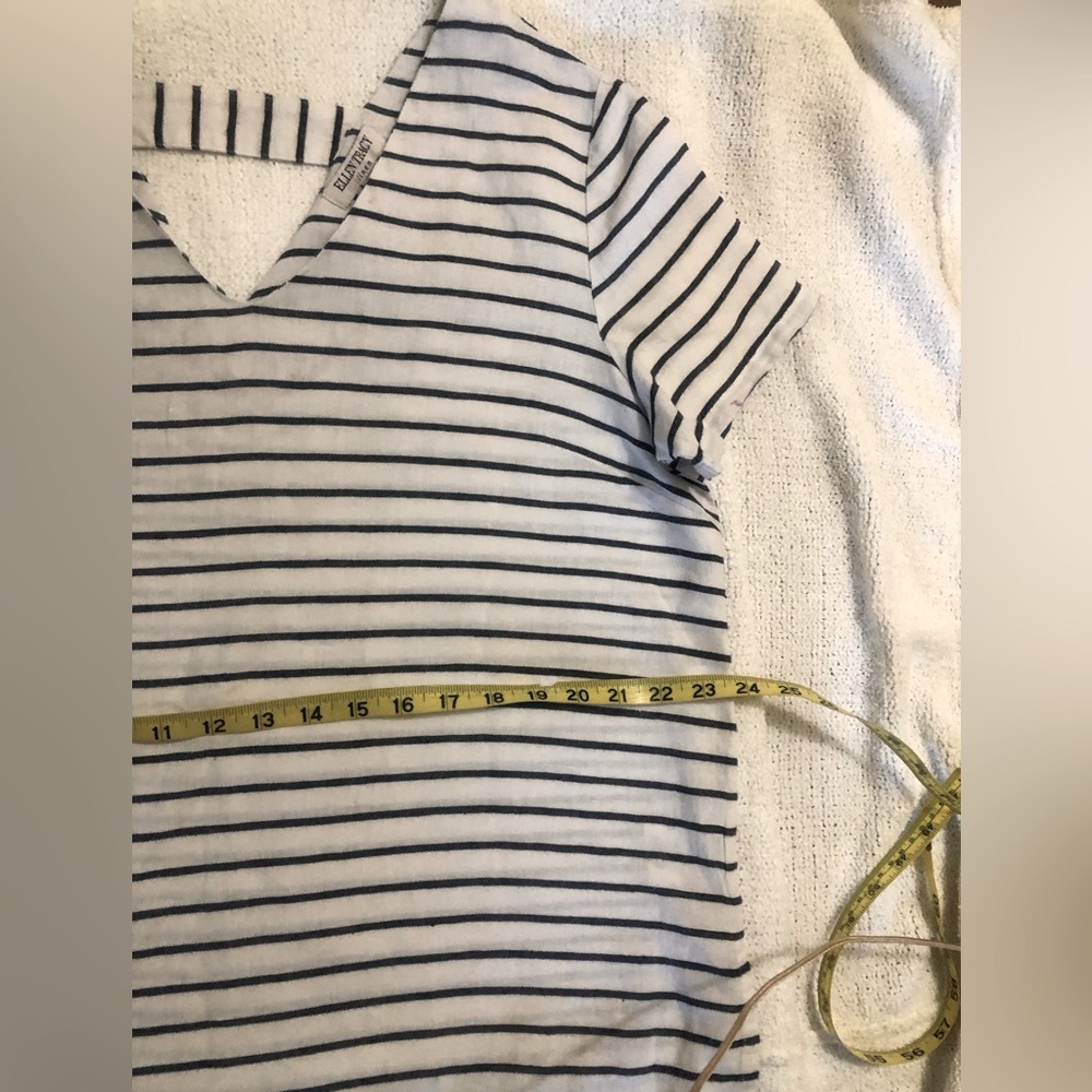 EUC Ellen Tracy Short Sleeve Navy White Tee Size L - Picture 9 of 13